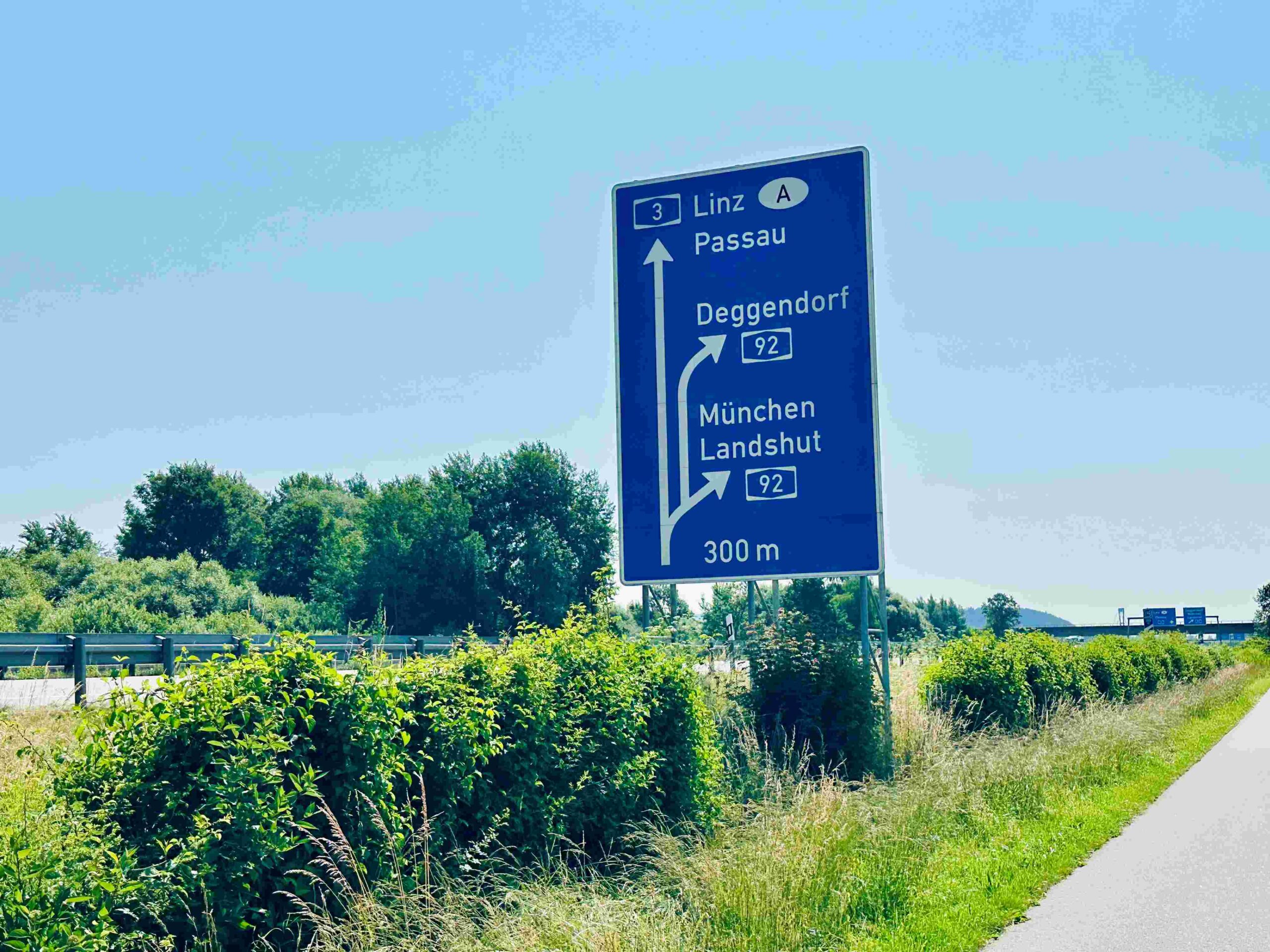 Wunderwerk Autobahnschild